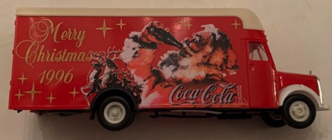 10331-1 € 10,00 coca cola vrachtwagen afb kerstman ca 10 cm.jpeg